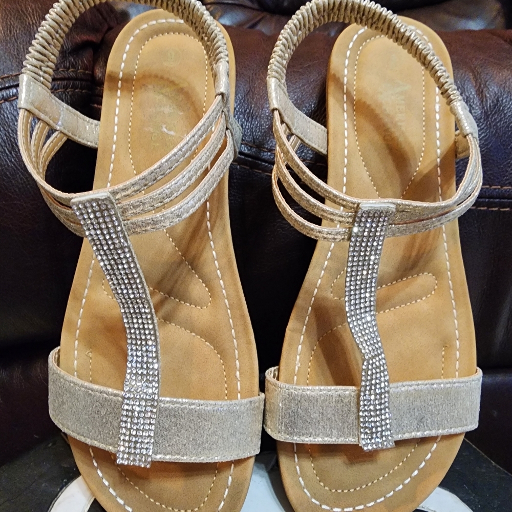American exchange gold/champagne 9 sandals item 23